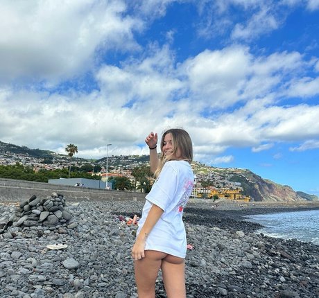 abrunamagalhaes sexy model picture