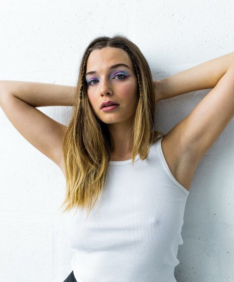 abrunamagalhaes pretty actress galleries