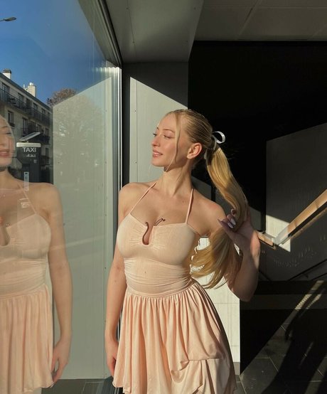 sophia ilysm naked star photo