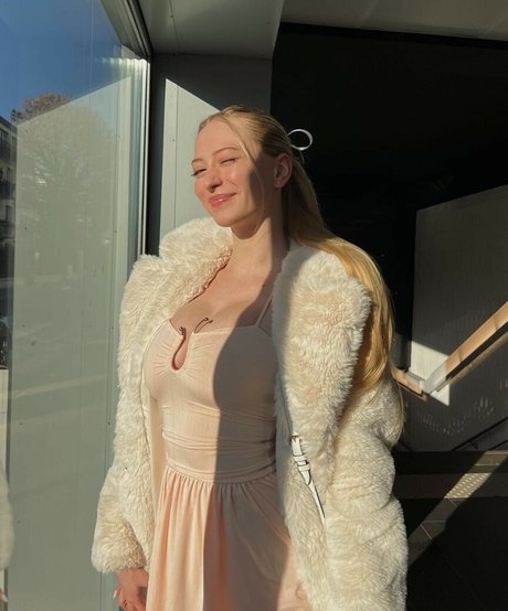 sophia ilysm pornstar free photo