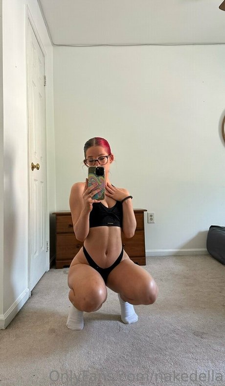 nakedella pornstar archive