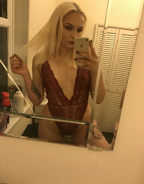 Nikita Reign model exclusive photo