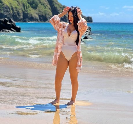 karamba liviaa top model images