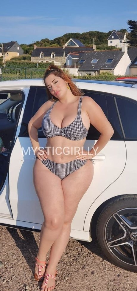 Onesarahhh free model picture