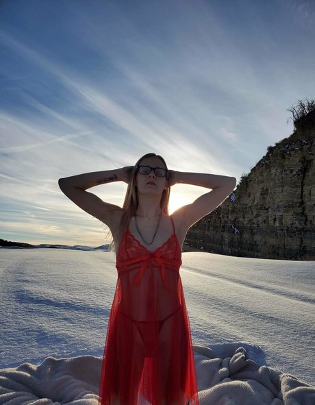 i love 420 model nude picture