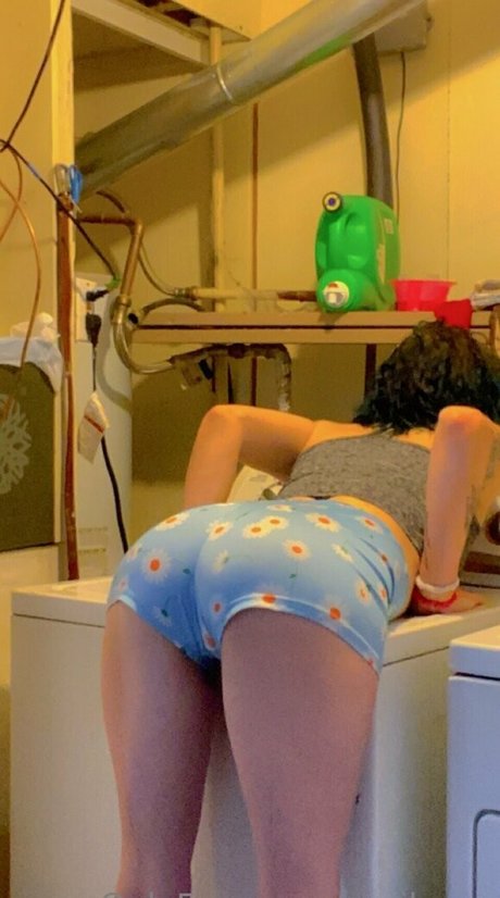 aprilaura pretty actress pictures