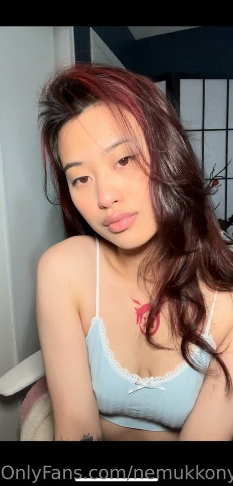 nemukkonyago pretty model pics