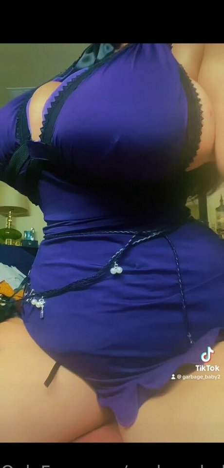 garbagebaby222 erotic model pic