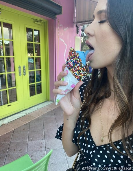 ScarlettSantt hd pornstar picture