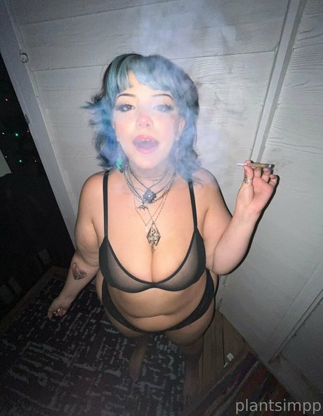 plantsimpp naked model photo