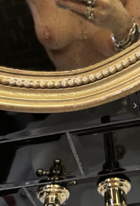 Aiza Dolmatova naked star gallery