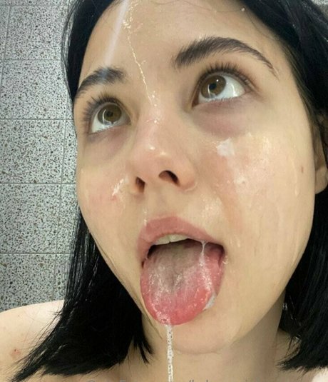 bdsmmistressroxy naked star pic