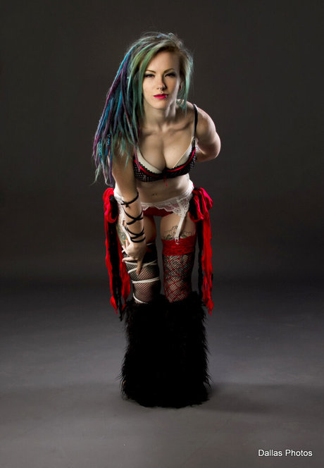 BluTube model adult images