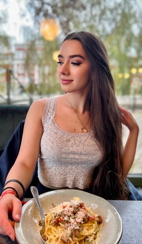 Miss Mikkaa adult actress pictures