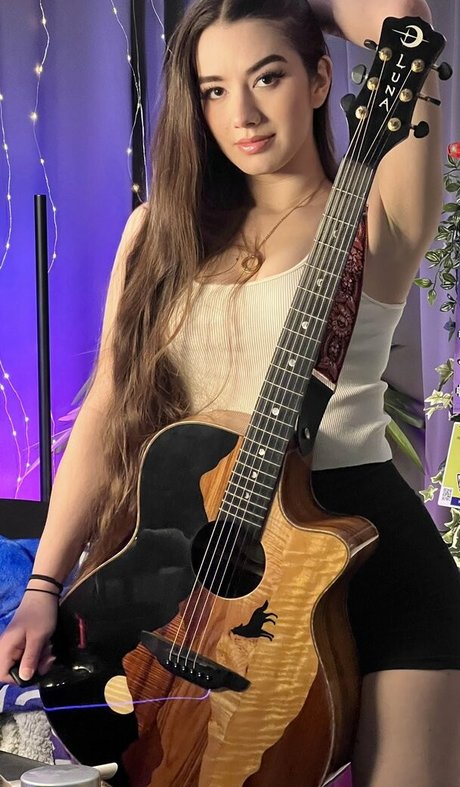 Miss Mikkaa hot pornstar photo