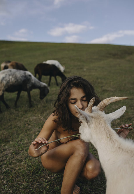 Julia Slip nudes actress photos