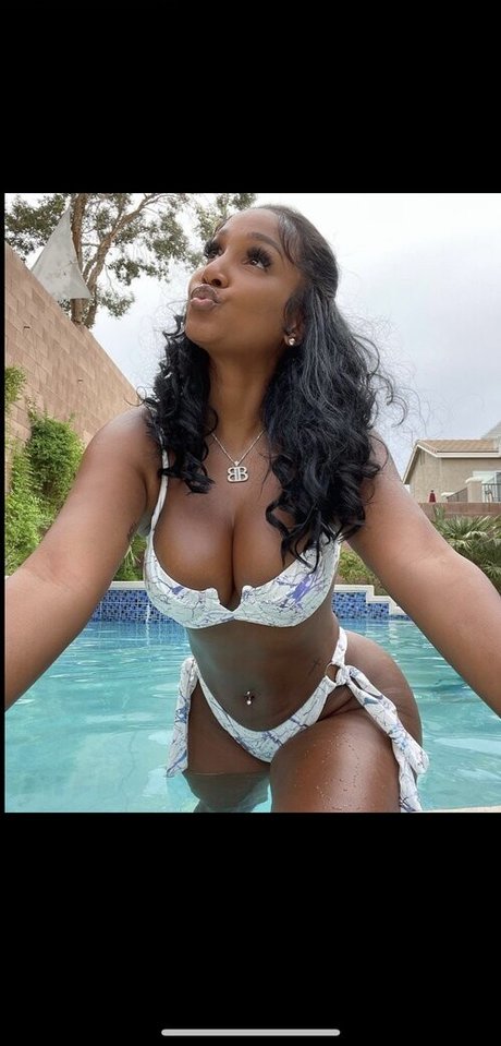 Bernice Burgos sex model img