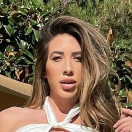 torgalore model pretty img