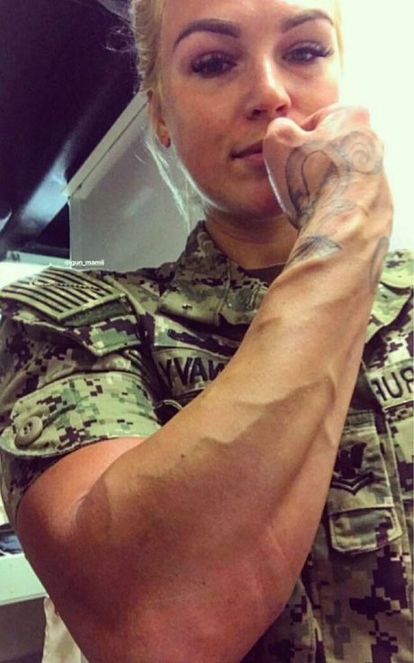 gun mamii pornstar image