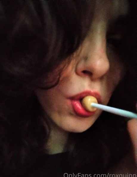 roxquinn naked star img