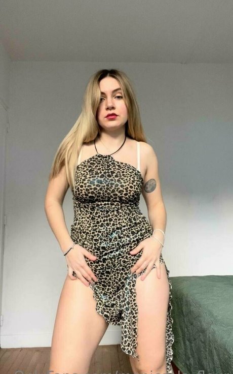 your paradisse model art picture