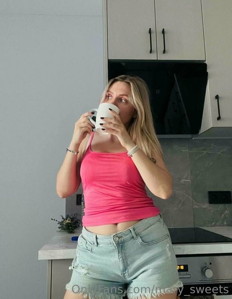 your paradisse pornographic star picture