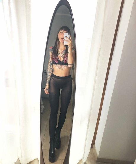 Ari mane model sexy gallery