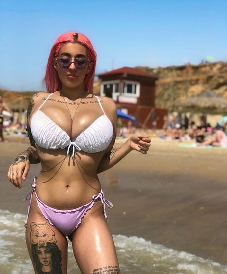 May Bakshi model sexy pics