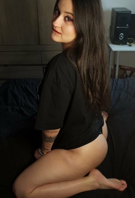 malovescott nice model img