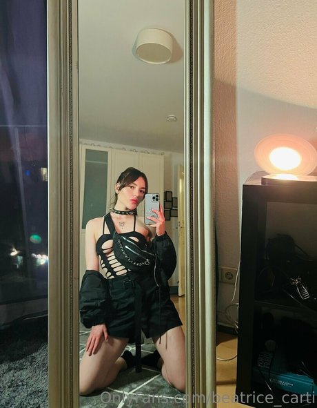 beatrice carti model nudes image