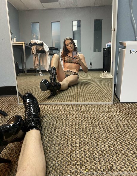 doesnteatmeat sex star images