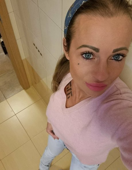 curvy muscle onlyfans sexy nudes photos