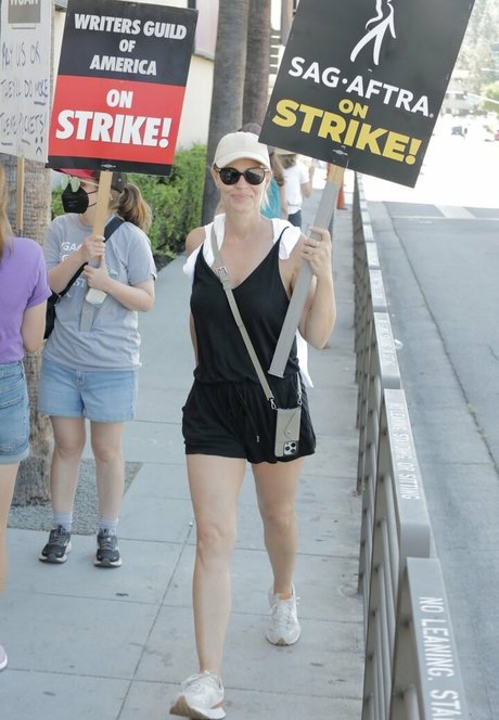 Jeri Ryan pornstar beautiful pics