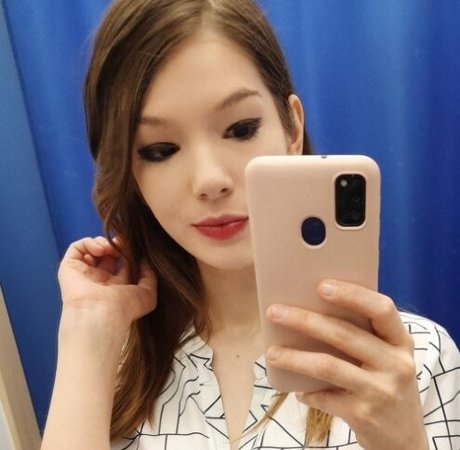 AbnormalXO pretty actress image