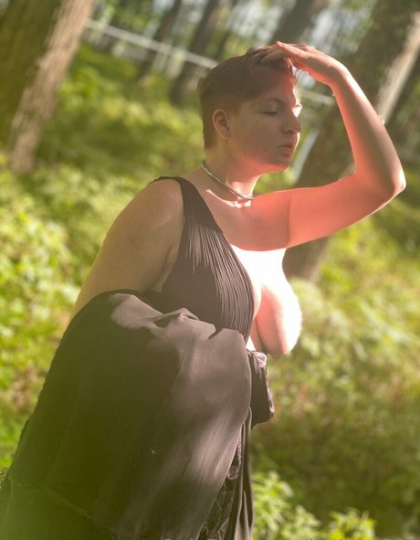 irisjaxx665 beautiful actress gallery