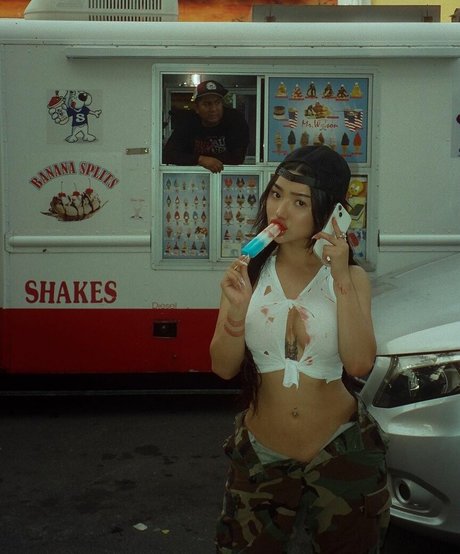 Nikita Dragun nice model gallery