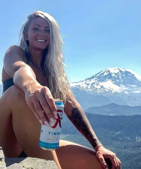 Jordan Elizabeth exclusive model image