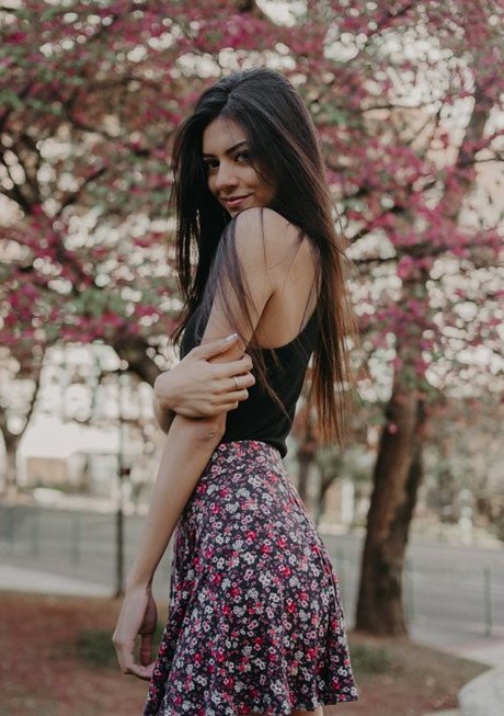 whore wife onlyfans pornographic photo