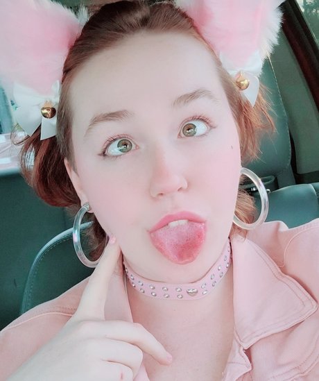 CloverCuddles nude actress galleries