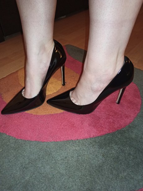 CzechFeet91 pretty actress image