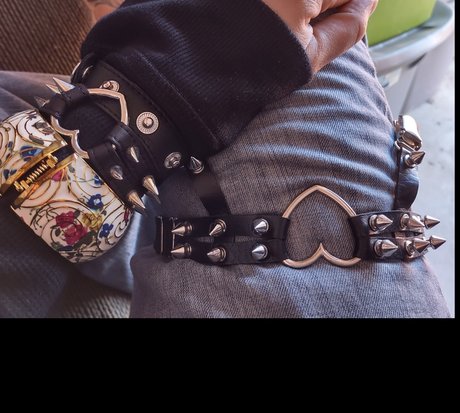 PrettyTransBoy star sexy galleries