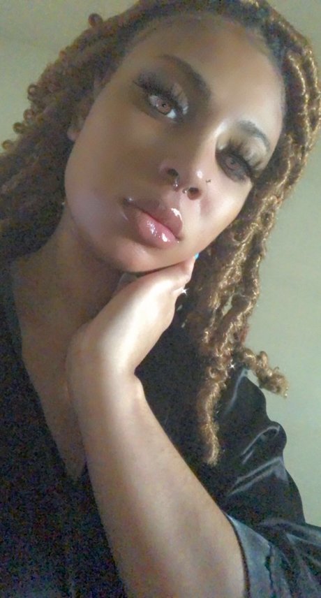 PrettyLightSkinThang perfect actress galleries