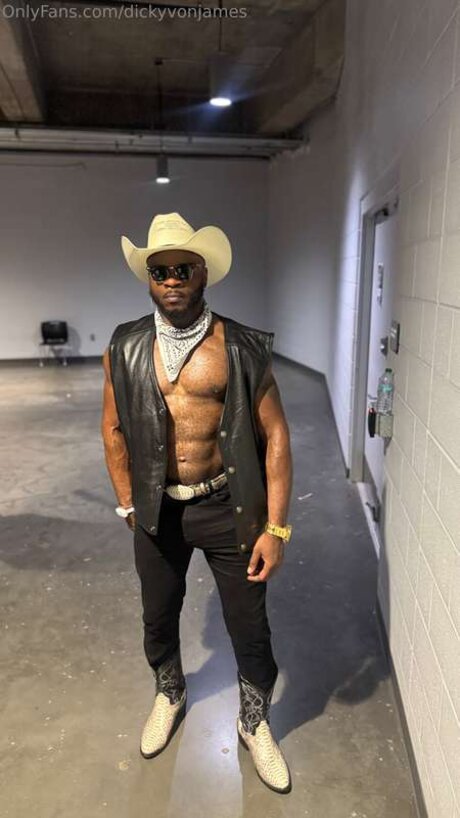 Dicky Von James free model pic