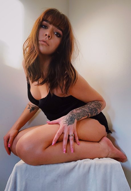 Punchy Mama star sexy photo