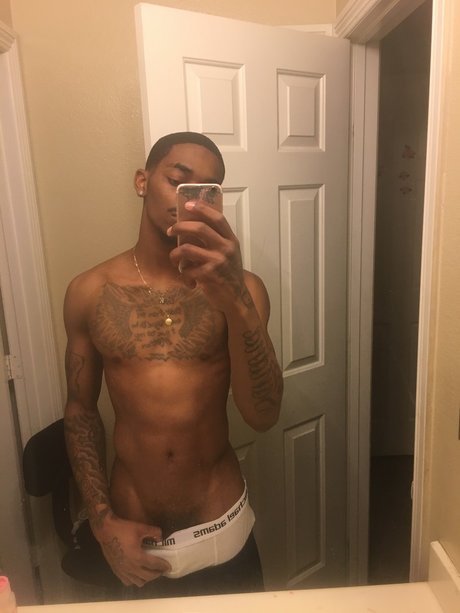 KGdaGOAT model nude photos