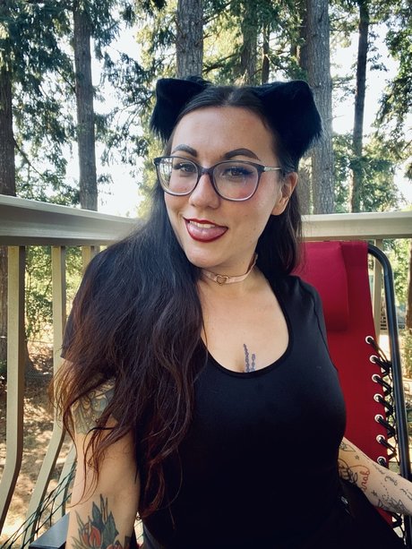 k i t t e n_ nudes actress image