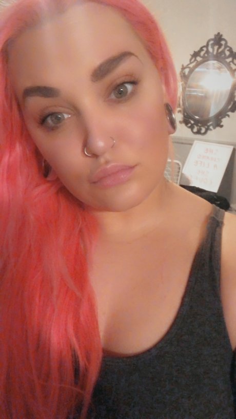 Quinn Victorian top star pics