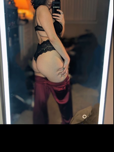 Queen Z model free galleries