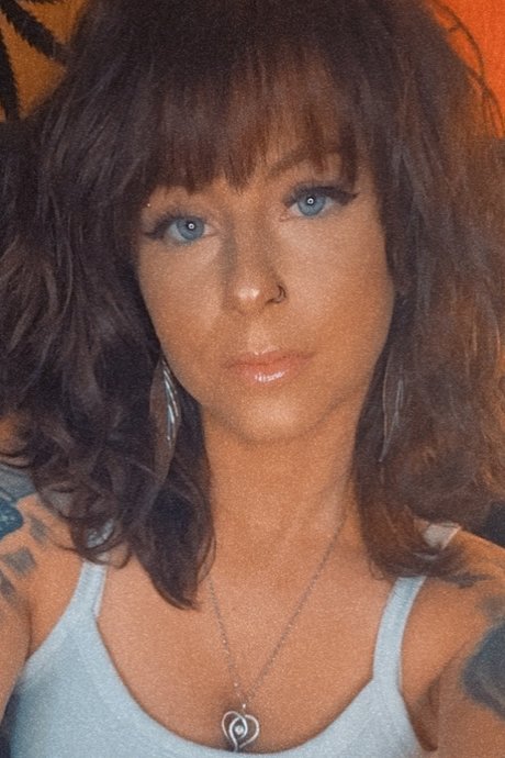 Queen SouthernBelle pretty actress pics