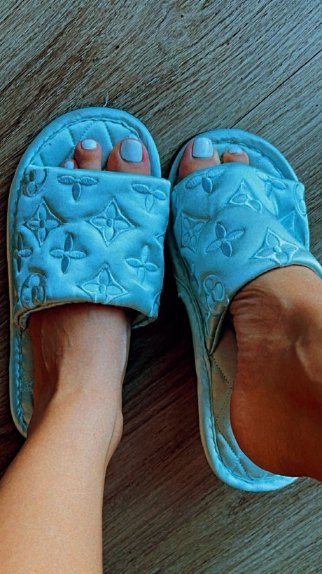 Medusalove nude actress pictures